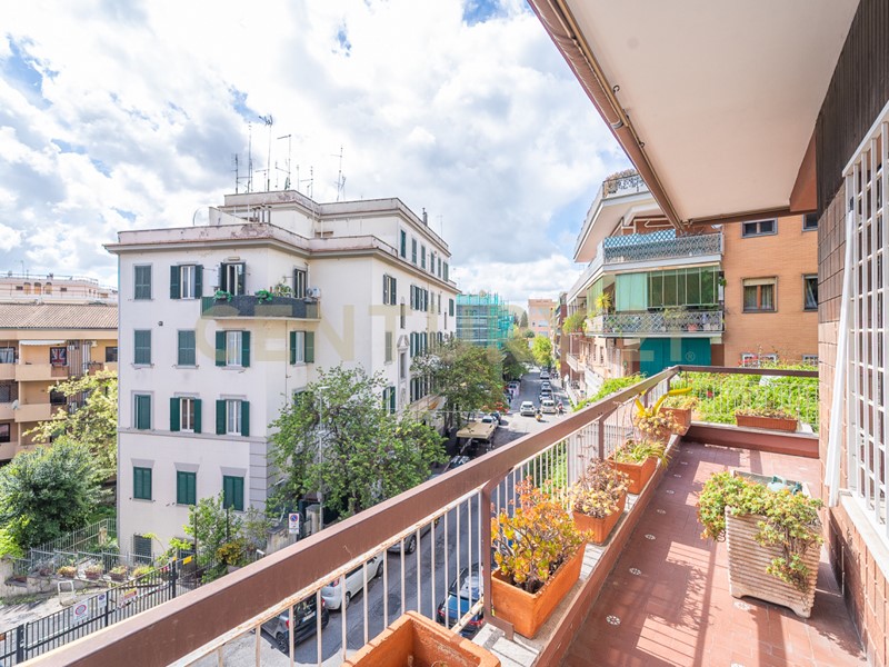Appartamento in Vendita a Roma, zona Fleming, 749'000€, 200 m²