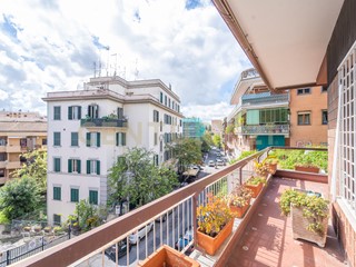 Appartamento in Vendita a Roma, zona Fleming, 749'000€, 200 m²