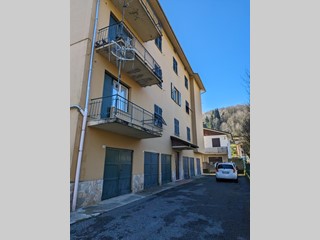 Appartamento in Vendita a Ronco Scrivia, 91 m², con Box