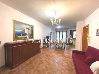 Trilocale in Vendita a Altidona, 235'000€, 111 m², arredato, con Box