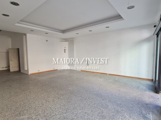 Immobile commerciale in Vendita a Sant'Egidio alla Vibrata, 99'000€, 95 m²