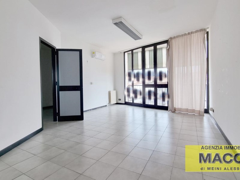 Ufficio in Vendita a Ponsacco, 50'000€, 50 m²