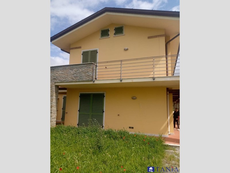 Casa Semi Indipendente in Vendita a Carrara, 340'000€, 110 m²
