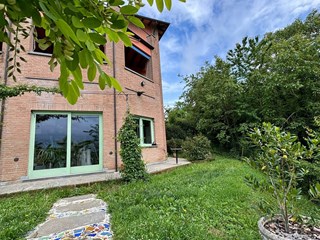 Villa in Vendita a Zenevredo, 550'000€, 350 m², arredato