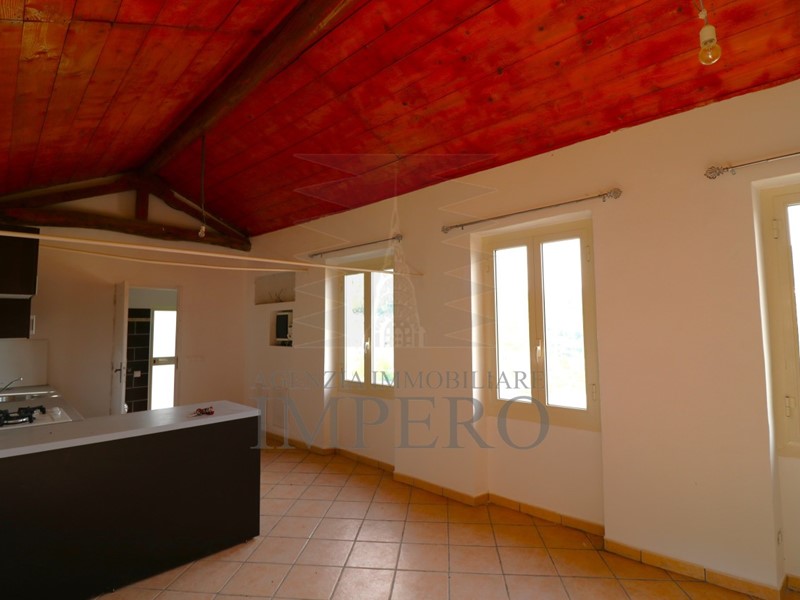Casa Semi Indipendente in Vendita a Ventimiglia, zona Latte, 89'500€, 55 m²