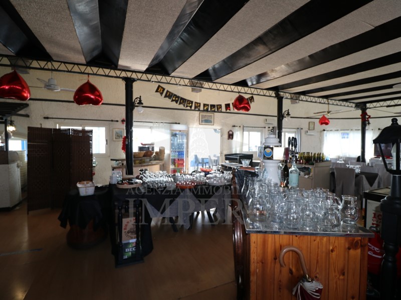 Attività commerciale in Vendita a Ventimiglia, zona Passeggiata Mare, 499'000€, 400 m², arredato