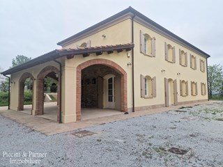 Casa Indipendente in Vendita a Cesena, zona Ponte Abbadesse, 3'950'000€, 410 m², arredato, con Box