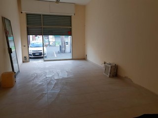 Immobile commerciale in Vendita a Carrara, zona Avenza, 45'000€, 40 m²
