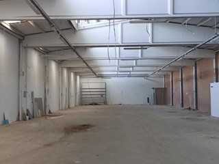 Capannone in Vendita a Empoli, 480'000€, 900 m²