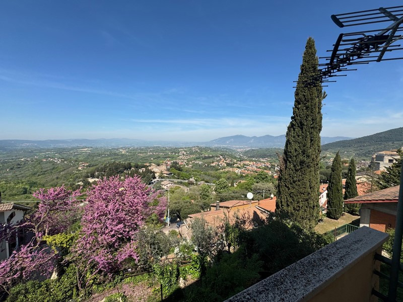 Trilocale in Vendita a Stroncone, 38'000€, 75 m²