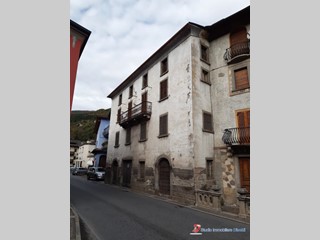 Villa in Vendita a Vezza d'Oglio, 198'000€, 1000 m²