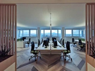 Ufficio in Affitto a Lamezia Terme, 4'000€, 400 m²