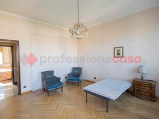 Attico in Vendita a Busto Arsizio, 280'000€, 220 m²