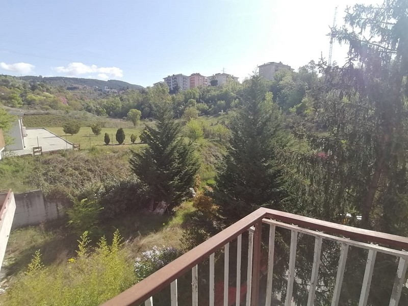 Trilocale in Vendita a L'Aquila, 121'000&euro;, 100 m²