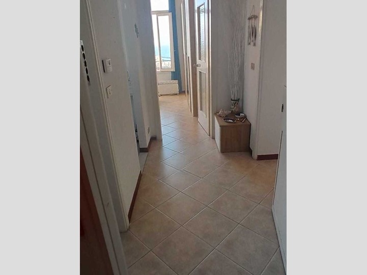 Bilocale in Vendita a Taggia, zona Arma Di Taggia, 179'000€, 53 m²