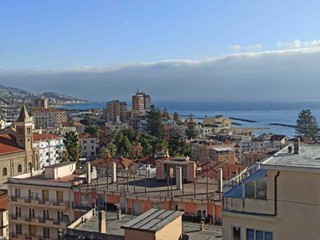 Bilocale in Vendita a Taggia, zona Arma Di Taggia, 179'000€, 53 m²