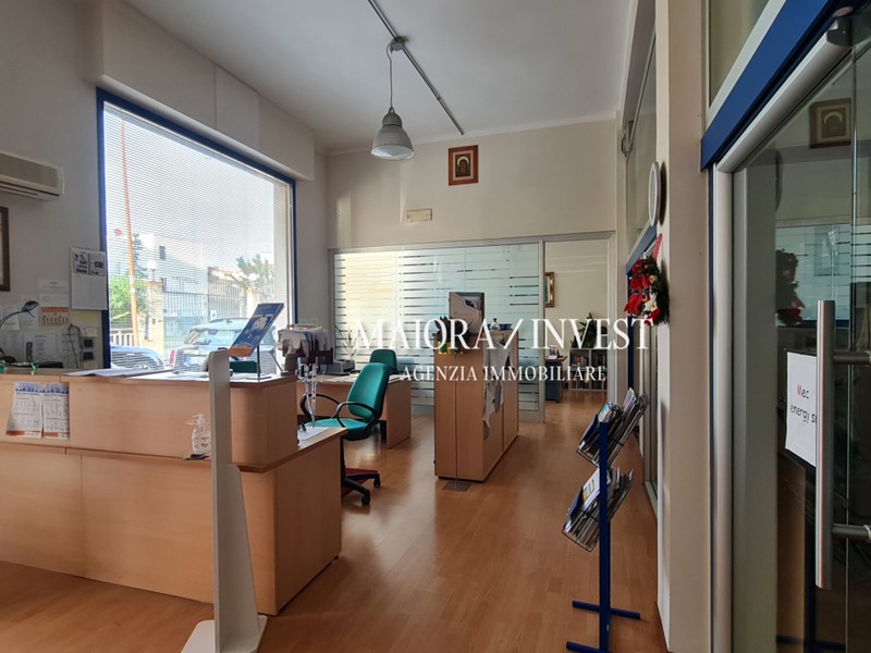 Immobile commerciale in Affitto a San Benedetto del Tronto, 1'200€, 163 m², arredato