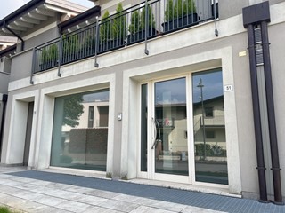Immobile commerciale in Vendita a Paratico, 230'000€, 59 m²