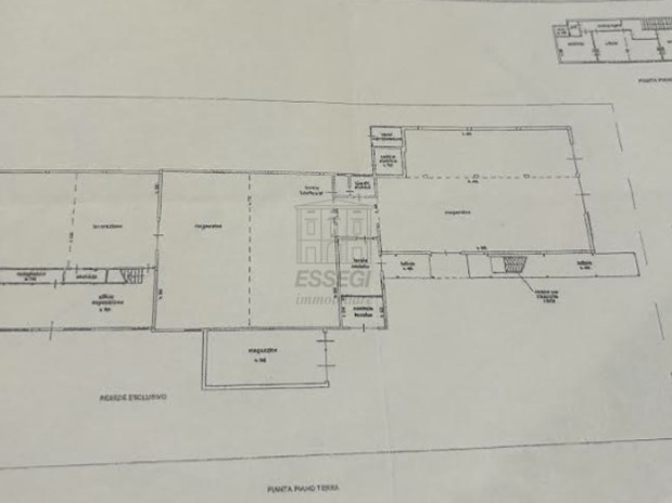 Capannone in Vendita a Lucca, zona Est, 550'000€, 1300 m²