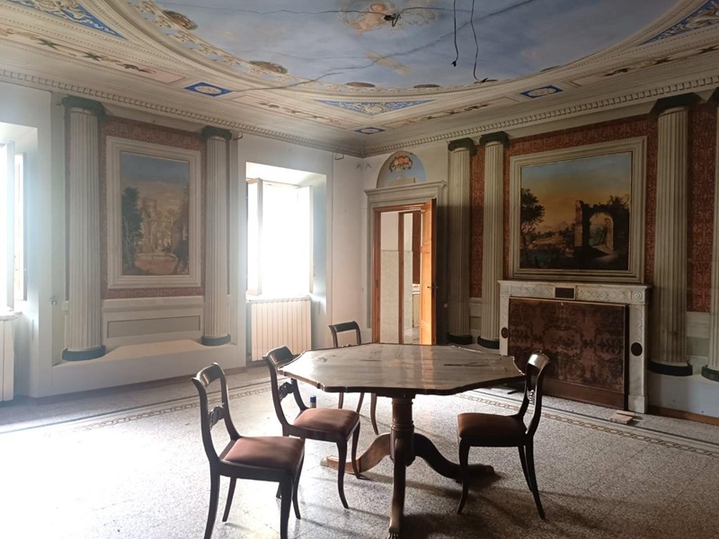 Attico in Vendita a Barga, 375'000€, 340 m²