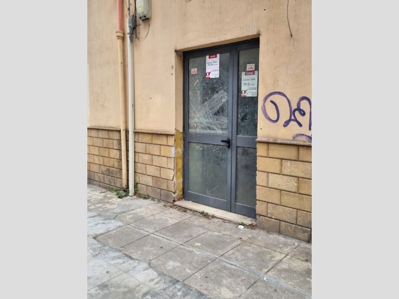 Negozio in Vendita a Palermo, 82'500€, 102 m²
