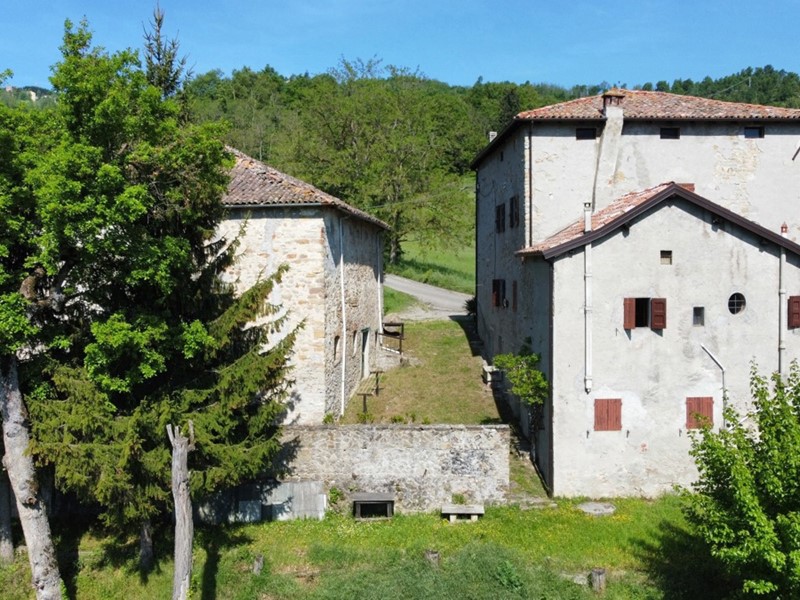 Casa Indipendente in Vendita a Monzuno, 350'000€, 705 m²