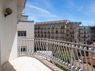 Appartamento in Vendita a Catanzaro, 210'000&euro;, 150 m²