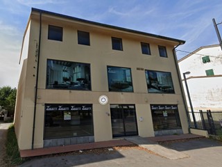 Capannone in Affitto a Lucca, zona Nave, 1'800€, 390 m²