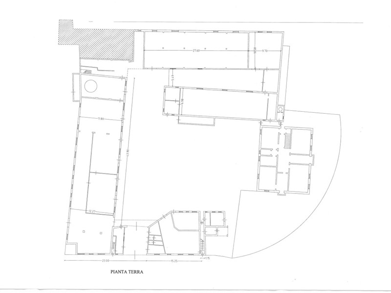 Attività commerciale in Vendita a Scandicci, 3100 m²