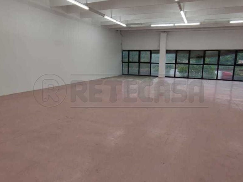Magazzino in Affitto a Altavilla Vicentina, 1'050€, 350 m²