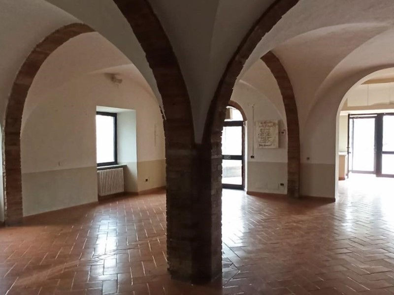 Immobile commerciale in Vendita a Volterra, 139'000€, 200 m²