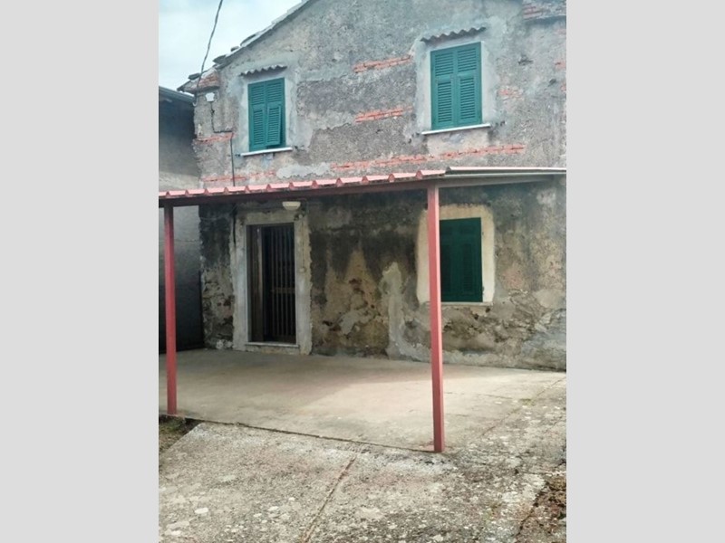 Casa Indipendente in Vendita a Massa, 90'000€, 130 m²