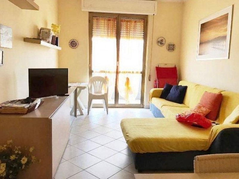 Quadrilocale in Vendita a Massa, 240'000€, 98 m², con Box