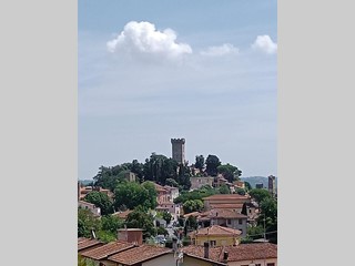 Villa bifamiliare in Vendita a Vicopisano, 269'000€, 200 m²