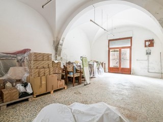 Immobile commerciale in Vendita a Vicopisano, zona Cucigliana, 35'000€, 50 m²