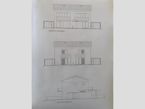 Villa bifamiliare in Vendita a Cascina, 445'000€, 120 m², con Box