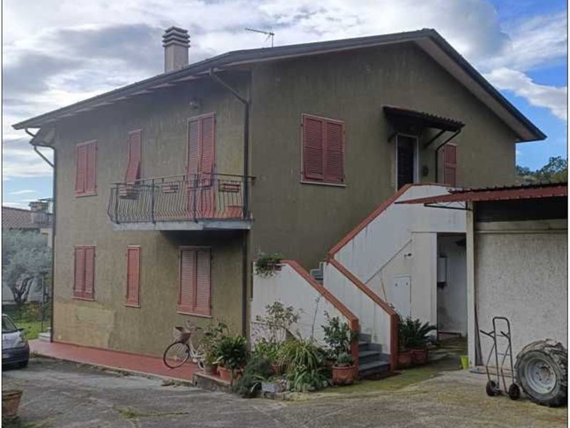 Appartamento in Vendita a Massa, 210'000€, 152 m²