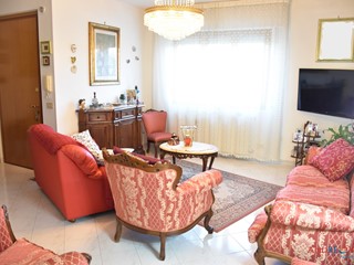 Villa in Vendita a Santa Maria Imbaro, 175'000€, 225 m²