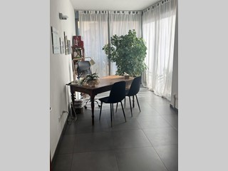 Ufficio in Affitto a Sarzana, 700€, 70 m²