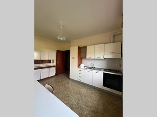 Appartamento in Vendita a Licciana Nardi, 79'000€, 75 m²