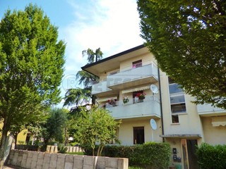 Appartamento in Vendita a Montebello Vicentino, 125'000€, 98 m², con Box