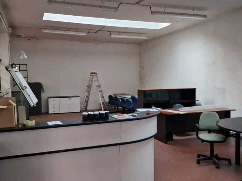 Capannone in Vendita a Anzano del Parco, 200'000€, 458 m²