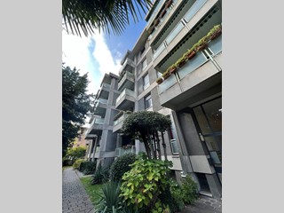 Appartamento in Vendita a Cernobbio, 1'200'000€, 240 m², con Box