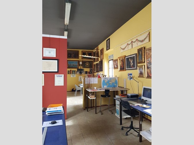 Ufficio in Vendita a Cantù, 145'000€, 150 m²