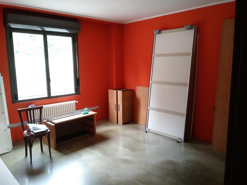 Trilocale in Vendita a Albavilla, 180'000€, 170 m²