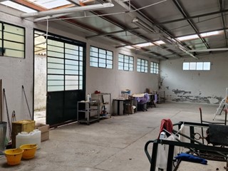 Capannone in Vendita a Valbrona, 150'000&euro;, 475 m²