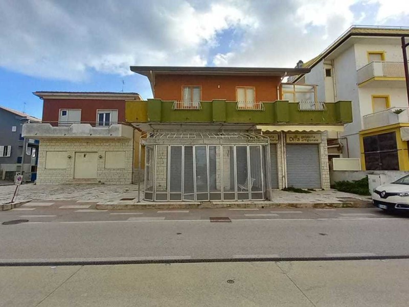 Casa Indipendente in Vendita a Rimini, zona VISERBELLA, 550'000€, 