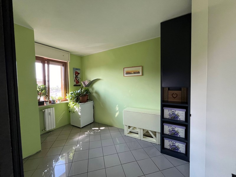 Appartamento in Vendita a Vigevano, zona Brughiera, 110'000€, 85 m², con Box