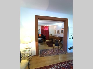 Ufficio in Affitto a Barga, zona Fornaci di Barga, 1'000€, 130 m²