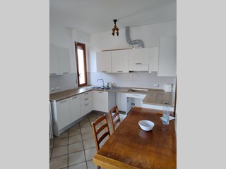 Villa bifamiliare in Affitto a Pietrasanta, zona Tonfano, 6'000€, 120 m², arredato